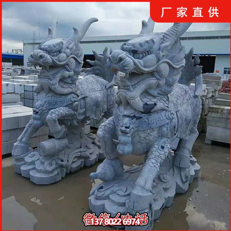 青石雕刻麒麟大型雕塑，為景區(qū)墓園增添靚麗風(fēng)采