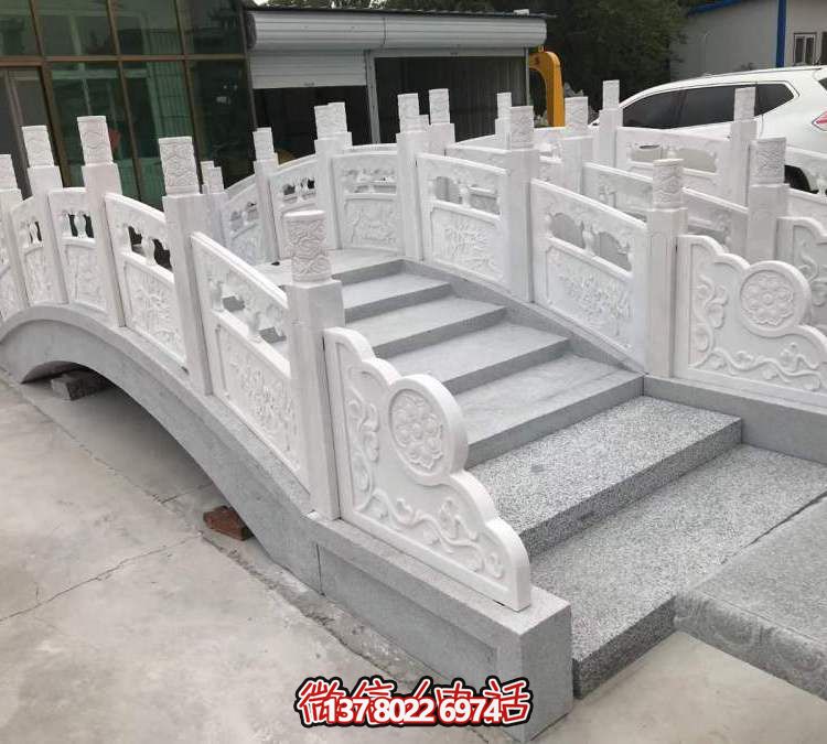 美麗的漢白玉石拱橋，伴您一路暢游！