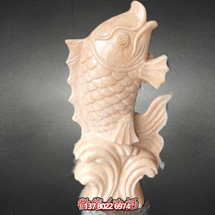 集大理石石雕、水景擺件、鯉魚雕塑于一體的精美藝術(shù)品