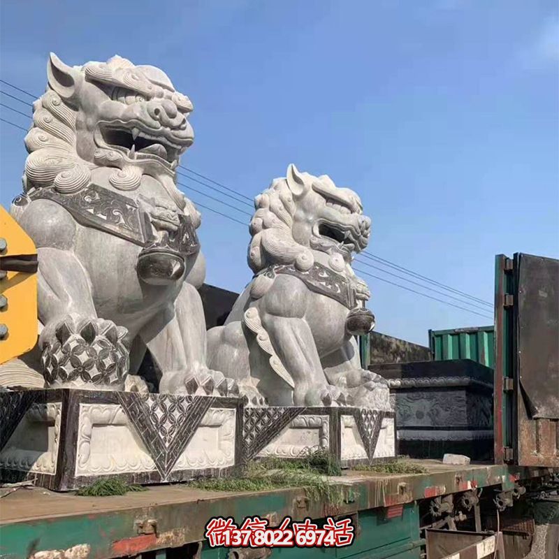 青石制大型仿真獅子雕塑，為鎮(zhèn)宅增添獨特魅力