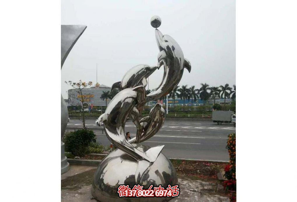 不銹鋼海豚雕塑，玩起來讓街道飛躍！