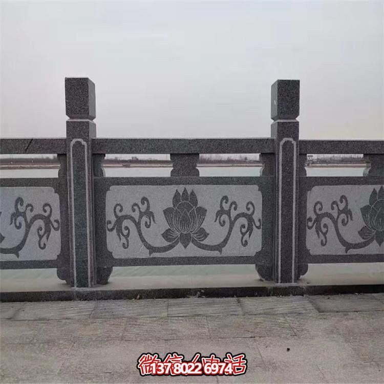 花崗巖護(hù)欄——完美結(jié)合精美雕刻與經(jīng)典欄桿扶手，為寺廟景點(diǎn)帶來外觀華麗的裝飾