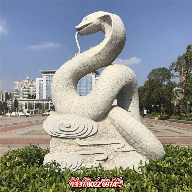 傳統(tǒng)風(fēng)格大理石蛇雕塑，擺放于廣場(chǎng)，給您帶來(lái)完美視覺(jué)享受