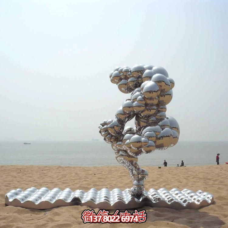 不銹鋼鏡面戶(hù)外抽象人物景觀裝飾品