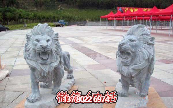 大型石雕獅子雕塑，給景區(qū)帶來濃厚的歷史氛圍
