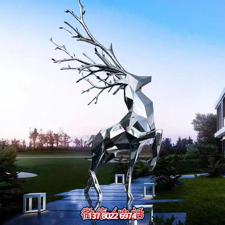 不銹鋼幾何形鏡面彩繪擺件，為校園景觀戶外售樓處帶來時(shí)尚美感