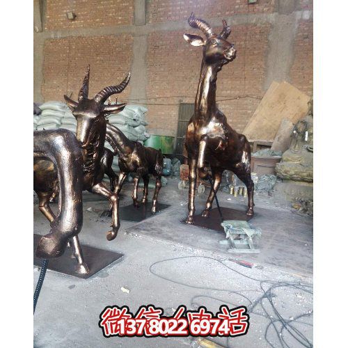 大型梅花鹿銅雕雕塑，裝點(diǎn)別墅小區(qū)