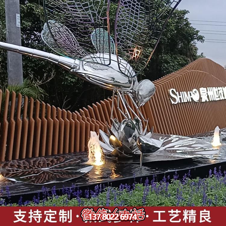 大型不銹鋼雕塑，為城市酒店、公園、商場及水景環(huán)境增添獨特景觀