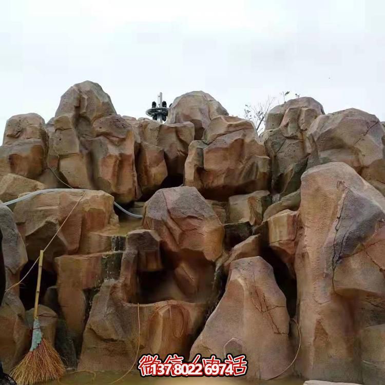 精致假山水泥裝飾游樂園，為小區(qū)提供無盡樂趣