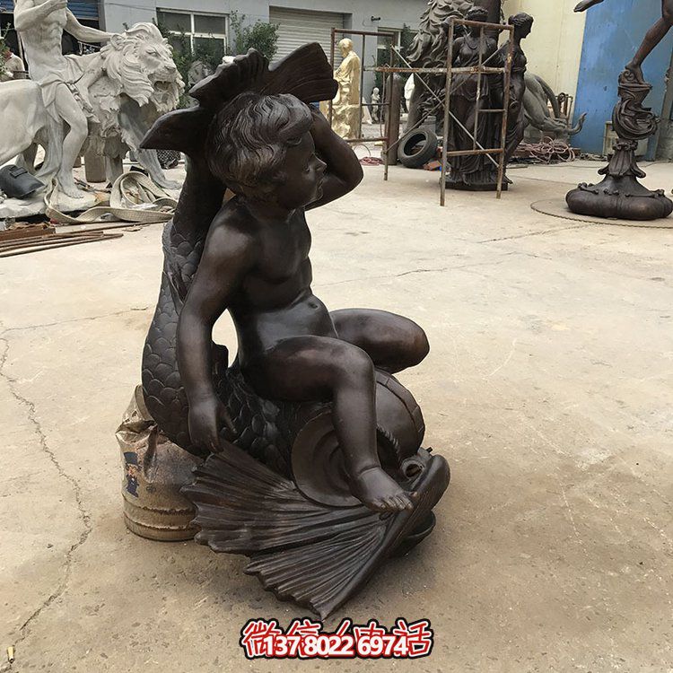 創(chuàng)意銅雕魚坐椅，讓兒童享受景觀之美