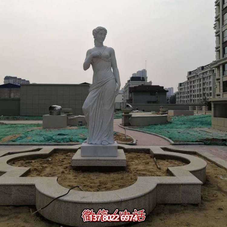 西方大理石雕像，浮雕人物裝飾街道