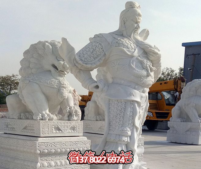 漢白玉大型關(guān)公雕塑，增添景觀美感