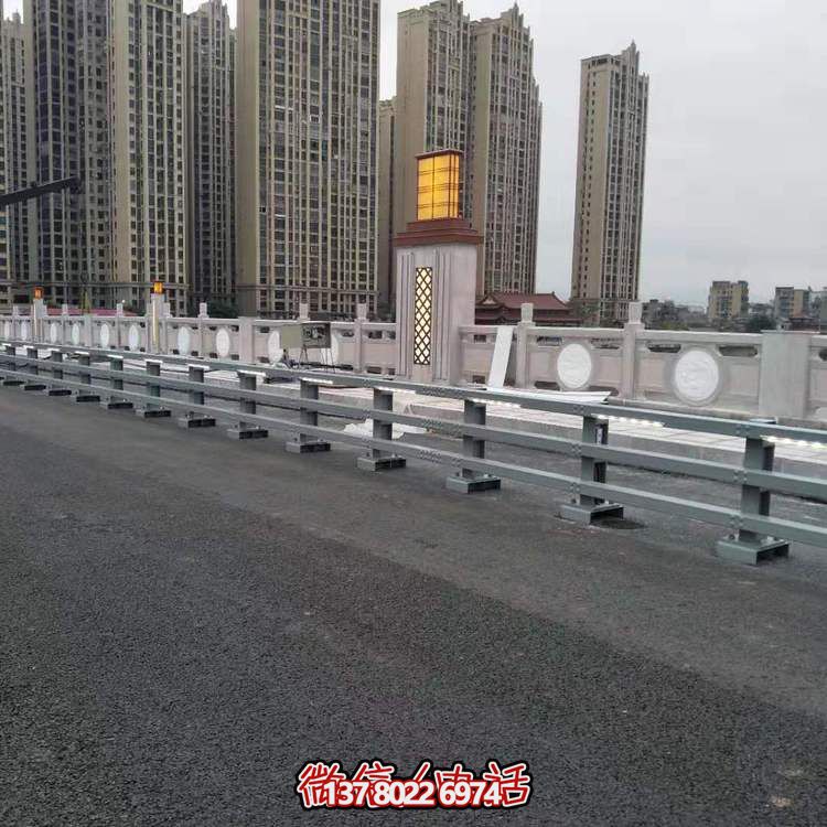 大理石護(hù)欄雕塑，為街道景觀帶來精美絕倫