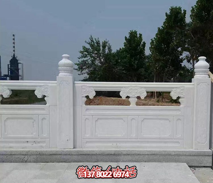 漢白玉鏤空石橋欄桿雕塑，為景區(qū)增添精彩