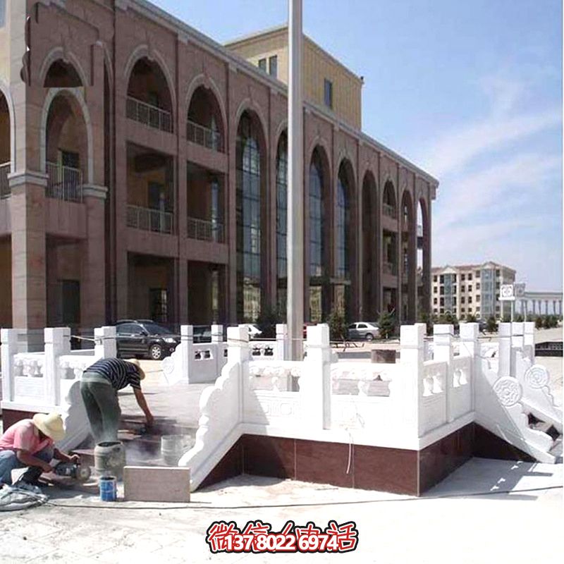 高雅華麗的漢白玉雕塑升旗臺(tái)，為你的飛機(jī)場(chǎng)增添華麗色彩