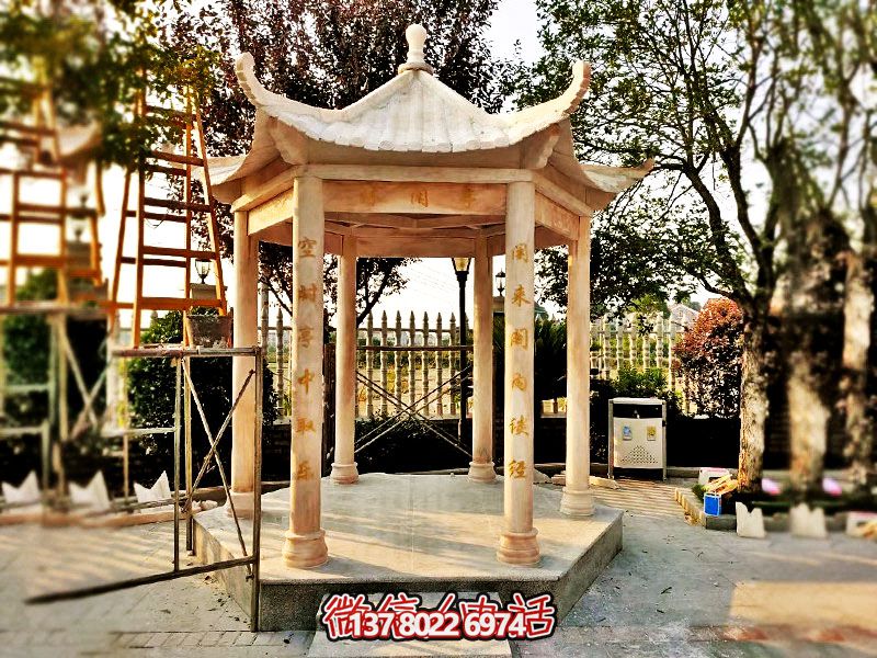 仿古涼亭，擺放在庭院里，欣賞美麗晚霞，營造休閑小區(qū)紅色氛圍
