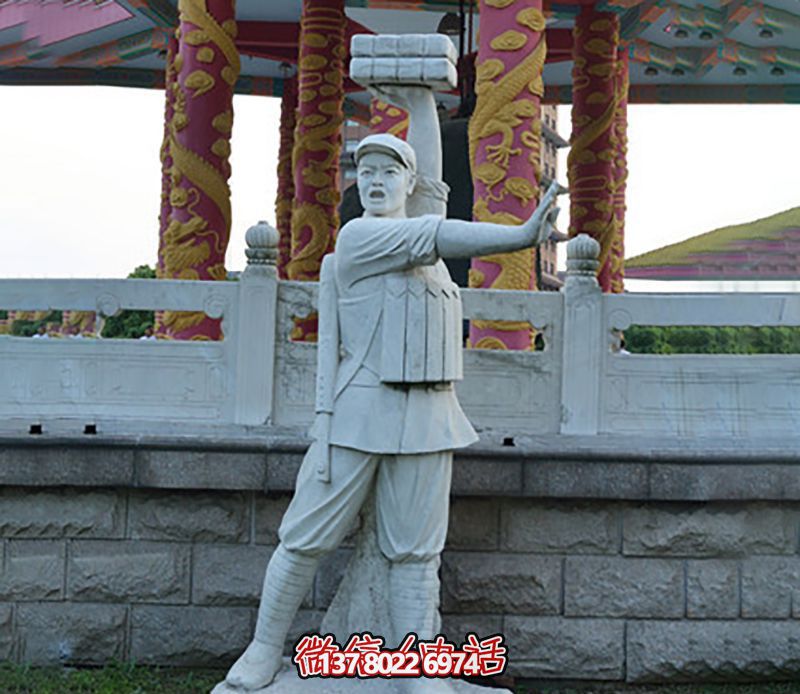 董存瑞景觀(guān)雕塑，點(diǎn)綴廣場(chǎng)景觀(guān)