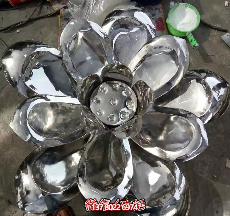 不銹鋼校園雕塑——荷花 不銹鋼校園雕塑——荷花