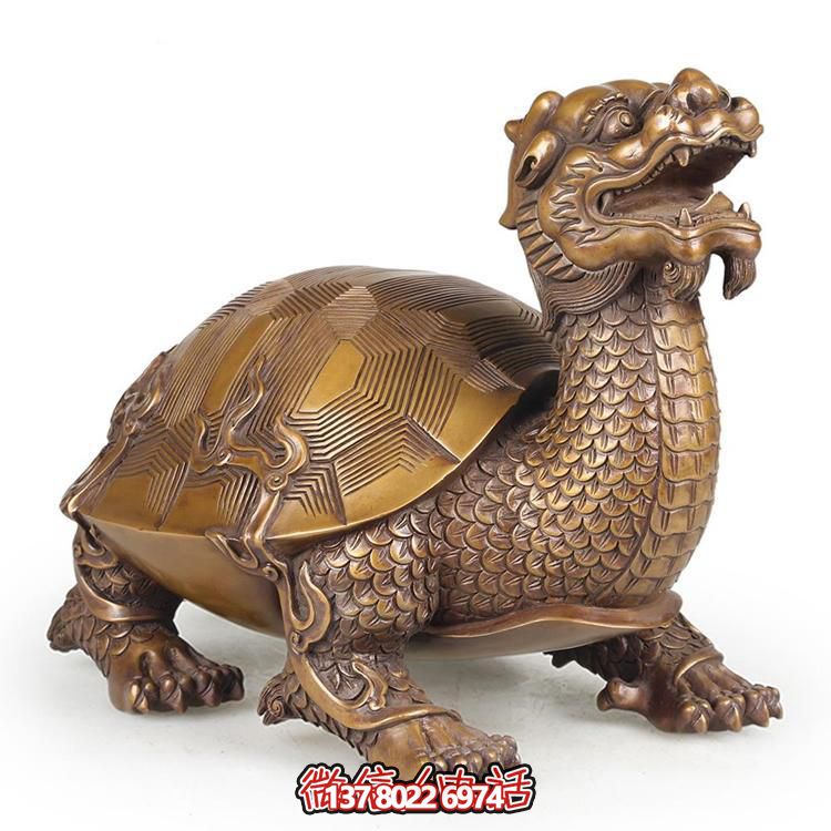 巨型銅雕龍龜?shù)袼?，拙樸寺廟裝點(diǎn)