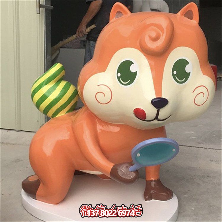 玻璃鋼結(jié)構(gòu)兒童樂園，卡通松鼠公仔裝飾