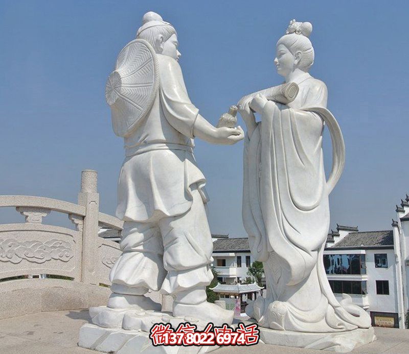 古代牛郎織女石雕，擺放于花園廣場，帶來漢白玉般的浪漫氣息