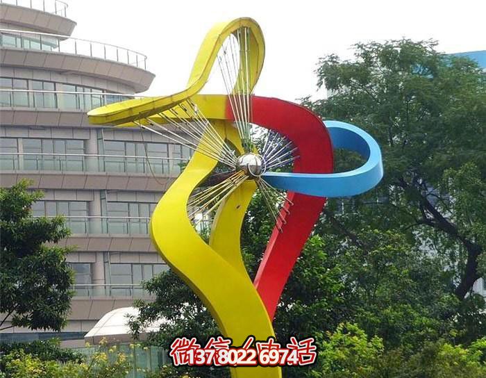 美輪美奐的不銹鋼彩虹舞景觀雕塑，點綴小區(qū)環(huán)境