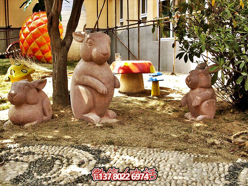 玻璃鋼雕塑的抽象兔子——現(xiàn)代庭院的獨特裝飾 玻璃鋼雕塑的抽象兔子——現(xiàn)代庭院的獨特裝飾