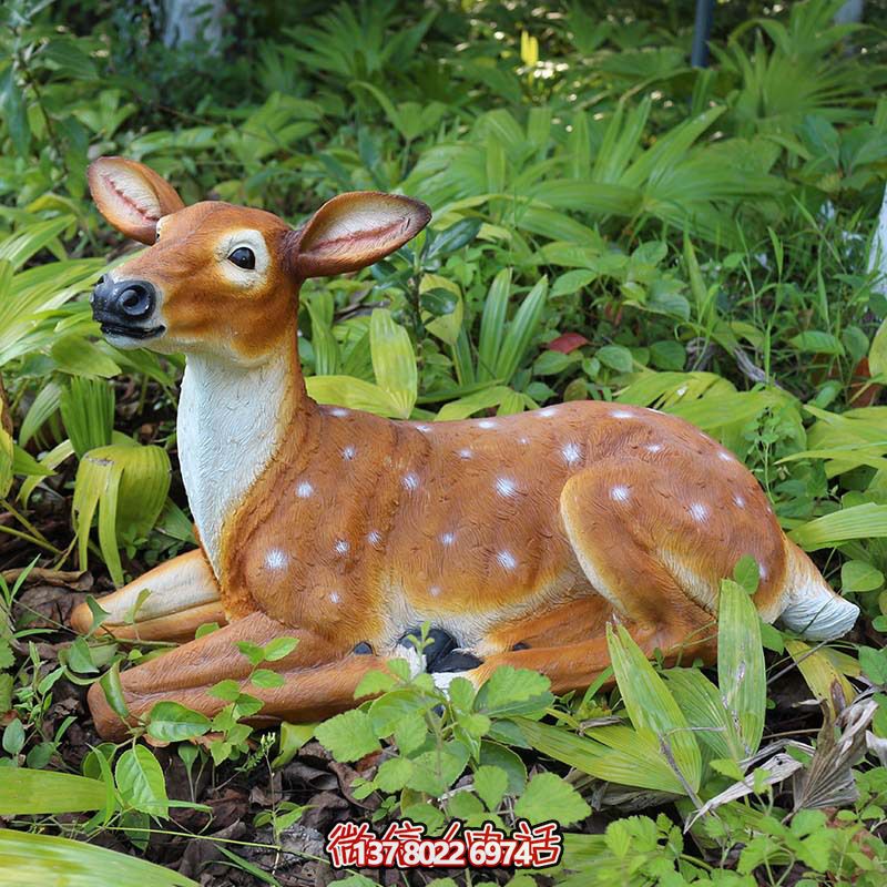 玻璃鋼雕塑梅花鹿——點(diǎn)綴景區(qū)公園美景