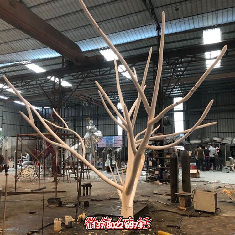 大型玻璃鋼雕塑，給酒店裝飾帶來創(chuàng)意景觀