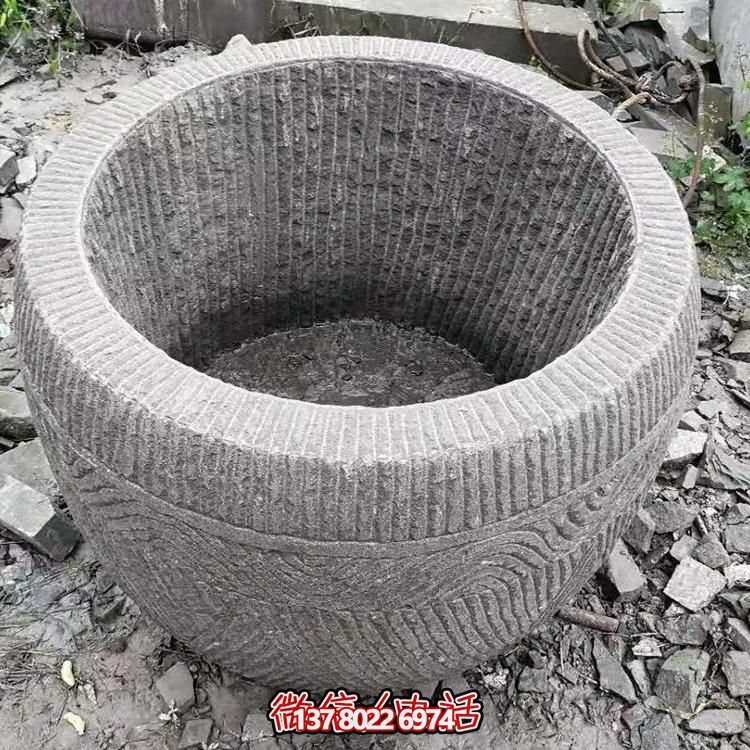 古老石槽，精致圓形養(yǎng)魚水缸