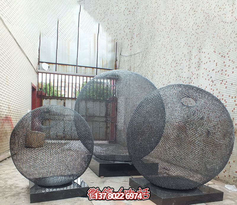 高級(jí)不銹鋼鏤空球體裝飾雕塑 高級(jí)不銹鋼鏤空球體裝飾雕塑