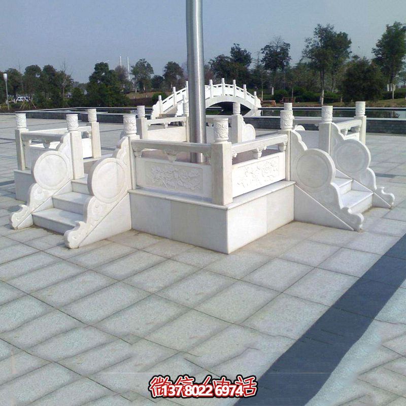 漢白玉升旗臺，喚醒城市雕塑美學(xué)