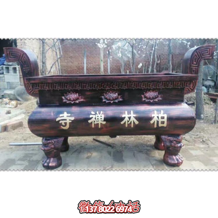 玻璃鋼大型香爐雕塑，點綴露天景區(qū)