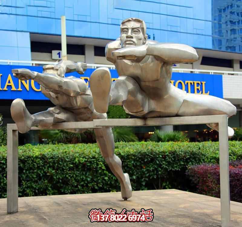高科技不銹鋼跨欄雕塑裝置，傳承體育運(yùn)動(dòng)主題人物