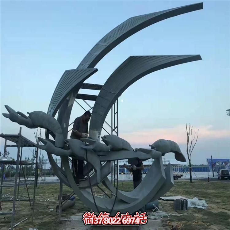 不銹鋼創(chuàng)意景觀雕塑，點(diǎn)亮綠色戶外廣場(chǎng)園林