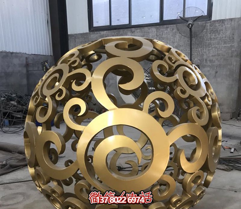 不銹鋼鏤空球雕塑，美化戶外景觀