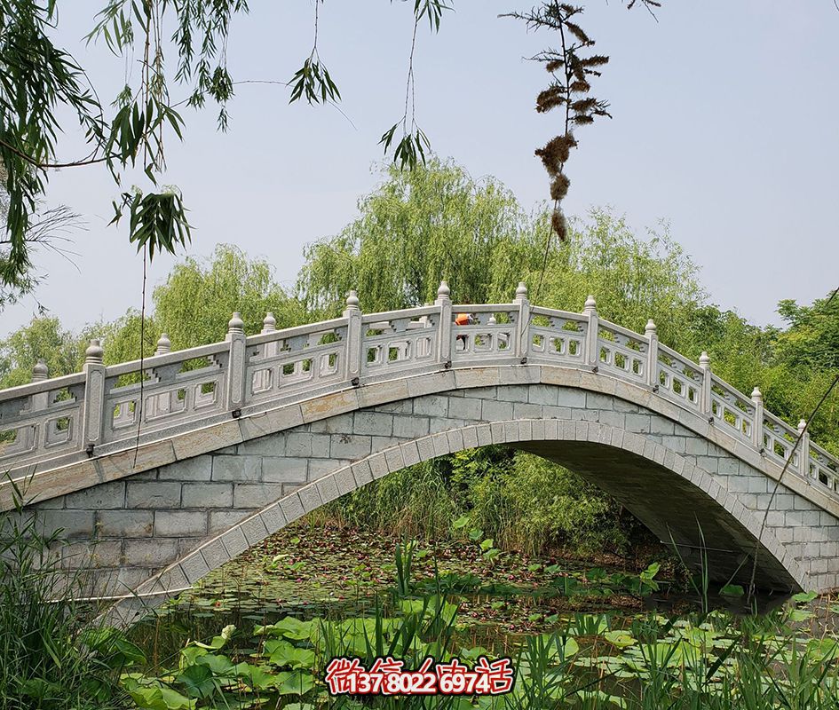 融合城市園林藝術(shù)的花崗巖鏤空拱橋欄桿 融合城市園林藝術(shù)的花崗巖鏤空拱橋欄桿