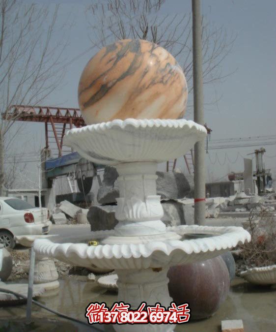 公園完美融合大理石、風(fēng)水球、噴泉和雕塑的美景