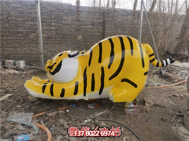 玻璃鋼小老虎雕塑，裝點精美的園林景觀