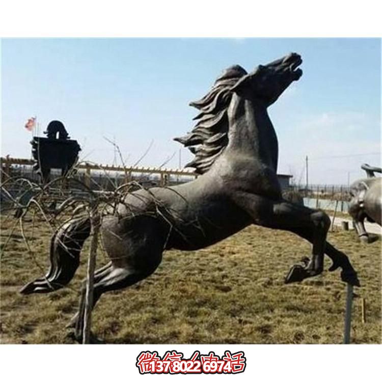 大型銅雕塑，為園林廣場擺放奔跑馬