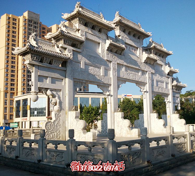 精美石雕牌坊，給城市的小區(qū)增添了一抹精致的文化氣息