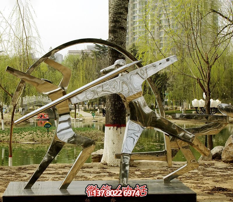 不銹鋼鏡面標(biāo)槍雕塑——精致、創(chuàng)意、華美